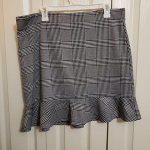 NEVER WORN Forever 21+ Plaid Mini Skirt w/ Ruffle